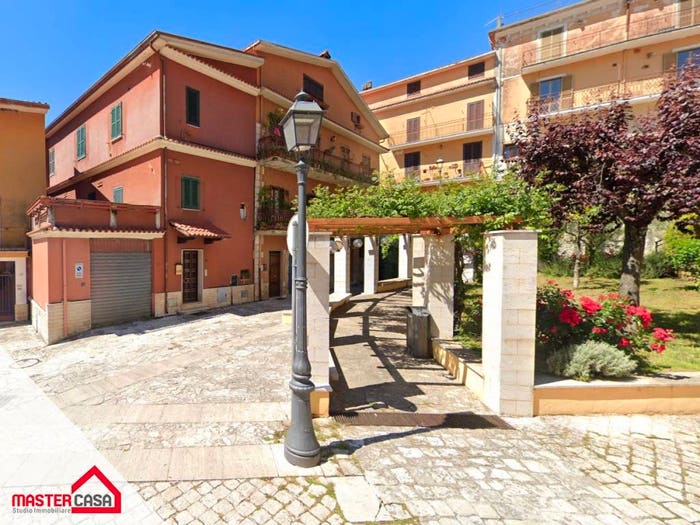 Appartamento trilocale in vendita in Centro, Pescosolido