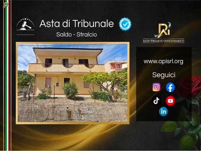 Appartamento con 6 locali in vendita in Contrada Bombaconi, Grotteria