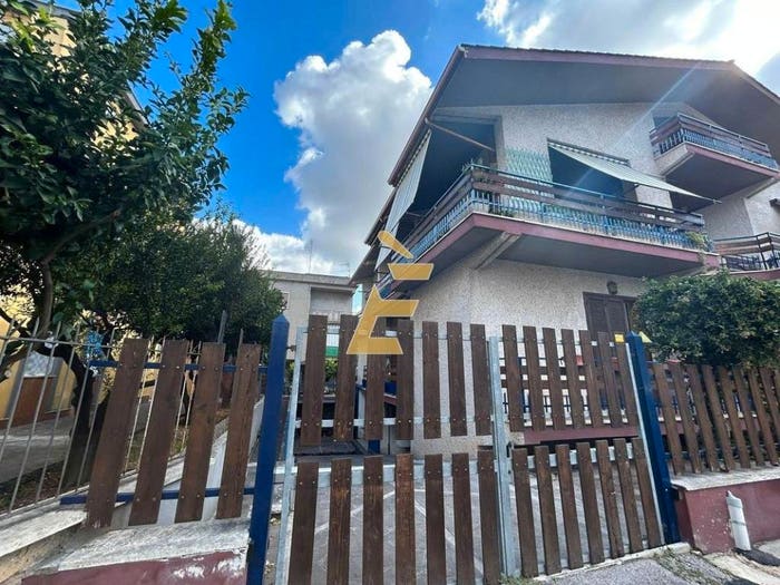 Appartamento trilocale in vendita in Via Giotto, Semicentro, Aprilia