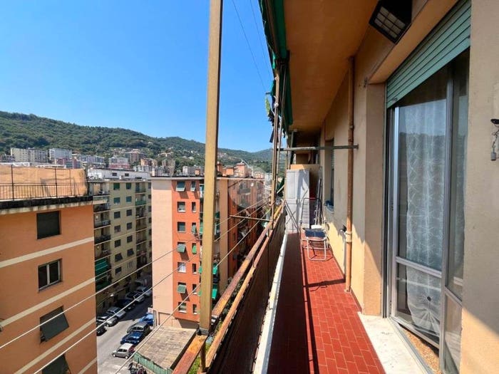 Appartamento trilocale in vendita in Via Monte Rosa, Staglieno, Genova
