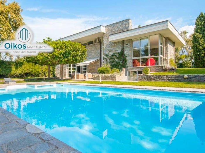 Casa con 6 locali in vendita in Viale Santa Caterina, Ronchi Poveromo, Massa