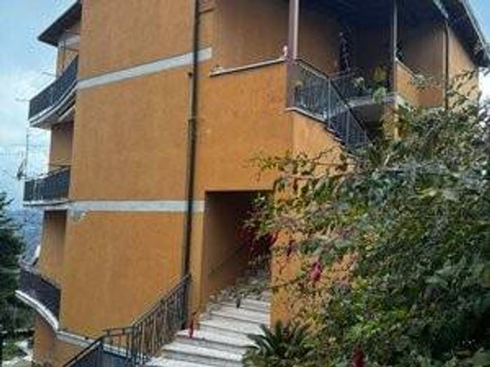 Appartamento quadrilocale in vendita in Largo Balilla, Roiate