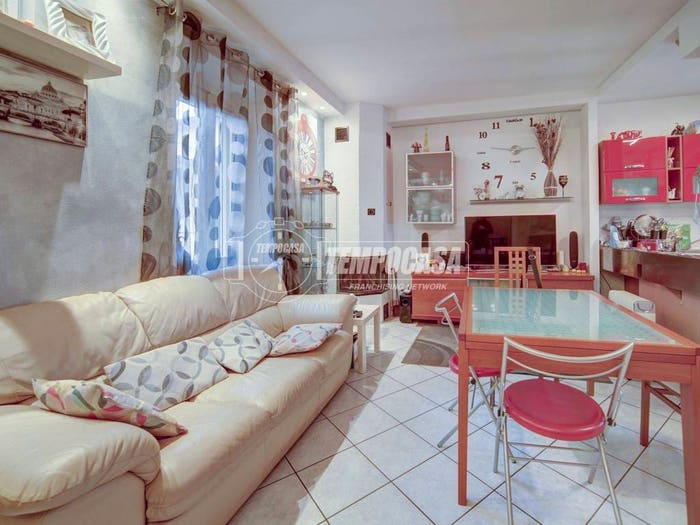 Appartamento trilocale in vendita in Via San Martino, Besnate