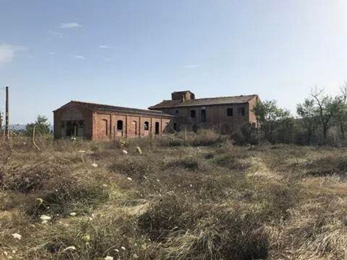Casa con 6 locali in vendita in Via Aretina No Number, Asciano