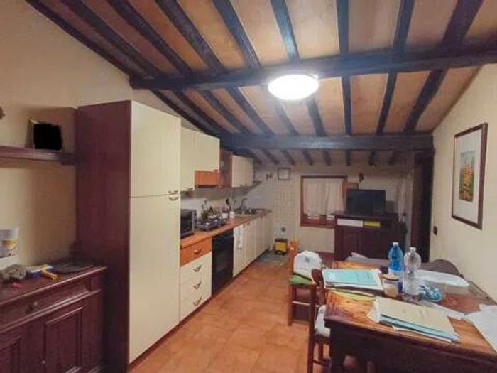 Appartamento trilocale in vendita in Piazza Del Castello, Gambassi Terme