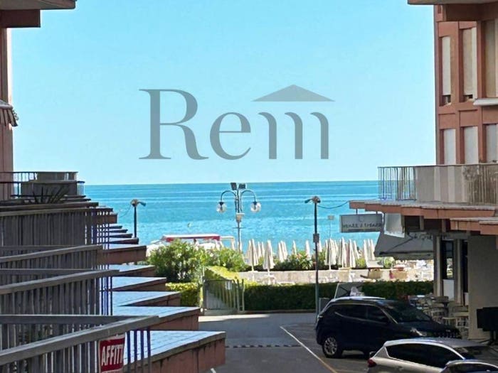 Appartamento con 6 locali in vendita in Largo Centro Commerciale, Lido Centro Ovest, Jesolo