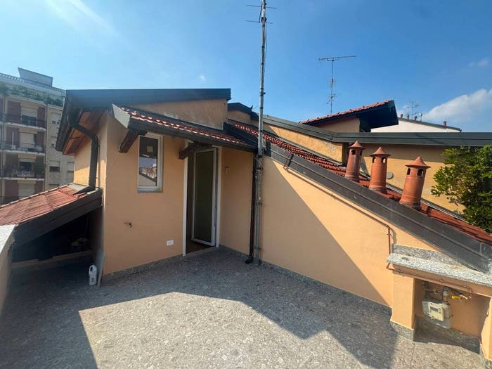 Appartamento trilocale in vendita in Via Benaco, Lodi Brenta, Milano