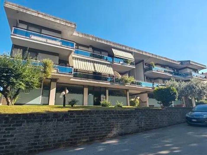 Appartamento quadrilocale in vendita in Via Dante Alighieri Nn, Centro, Catignano