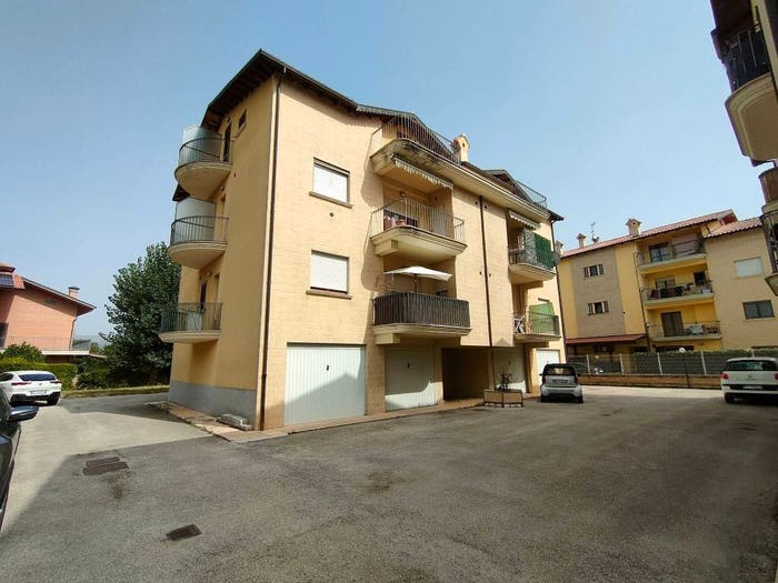 Appartamento trilocale in vendita in Bellavista Pianola, L'Aquila