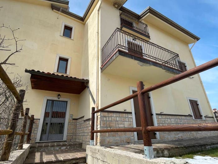 Appartamento trilocale in vendita in Via Pietransieri, Pescocostanzo