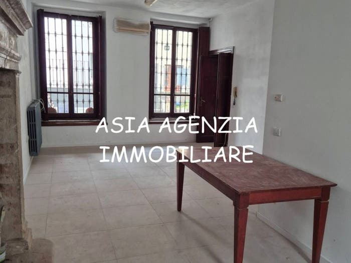 Casa trilocale in vendita in Via Camillo Benso di Cavour, Centro, Quinzano d'Oglio
