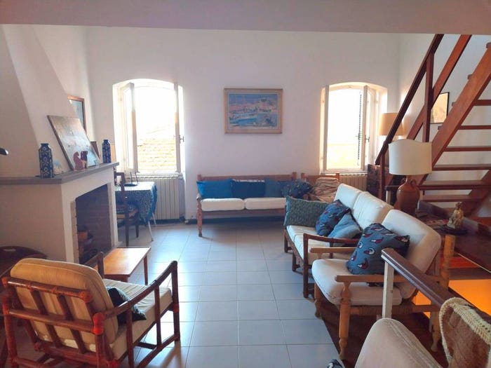 Casa con 6 locali in vendita in Via Borea, Ameglia
