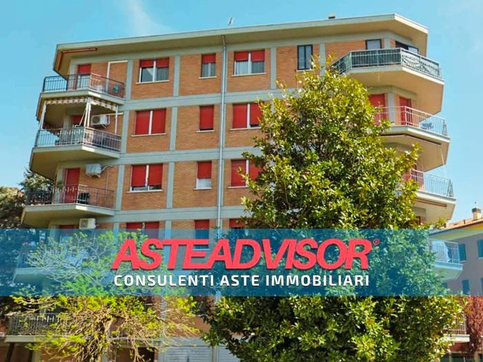 Appartamento con 6 locali in vendita in Via Pascoli, Centro, Guastalla