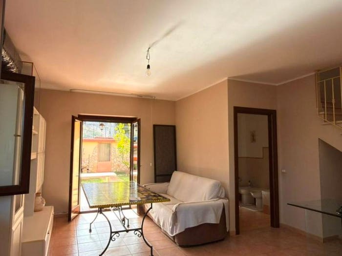 Casa con 6 locali in vendita in Via Argentina, Tufolo Farina, Crotone