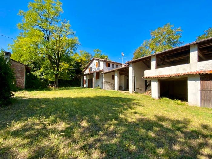 Casa quadrilocale in vendita in Via Loreta Berlina, Dozza