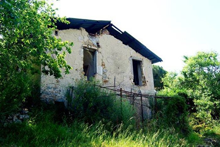 Casa con 6 locali in vendita in Via Rivaira, Due Strade, Bordighera