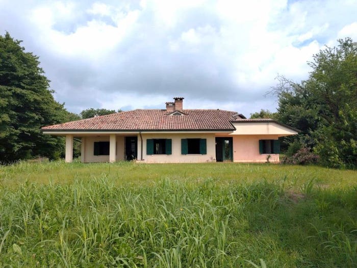 Casa con 6 locali in vendita in Centro, Montebelluna