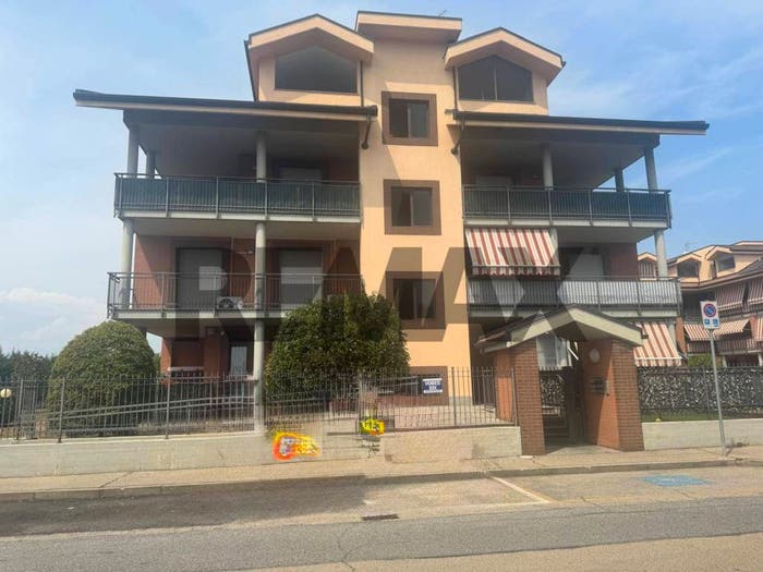 Appartamento quadrilocale in vendita in VIA ROSSINI, Centro, Beinasco