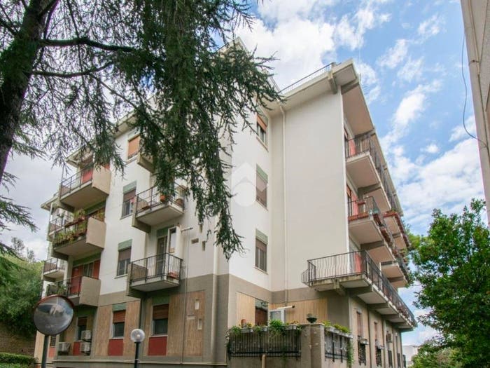 Appartamento quadrilocale in vendita in Viale Regina Margherita, Regina Margherita Torrente Trapani, Messina
