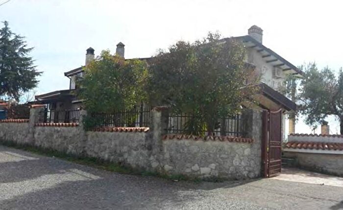 Appartamento trilocale in vendita in Via San Pietro, Madonna Delle Grazie, Montalto Uffugo
