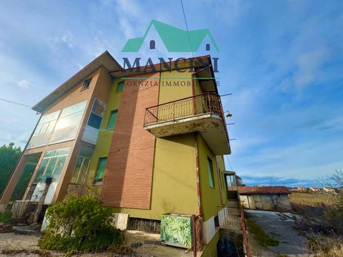 Casa con 6 locali in vendita in via peschereccia, Centro, San Paolo di Jesi
