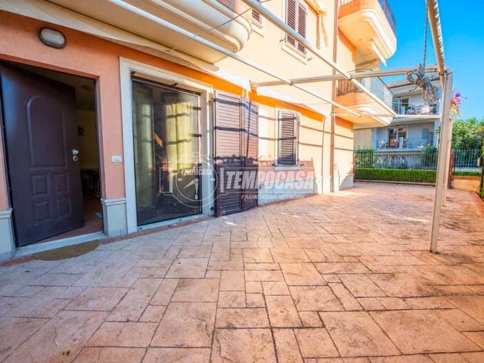 Appartamento trilocale in vendita in Viale Regina Margherita, Porto Potenza Picena, Potenza Picena