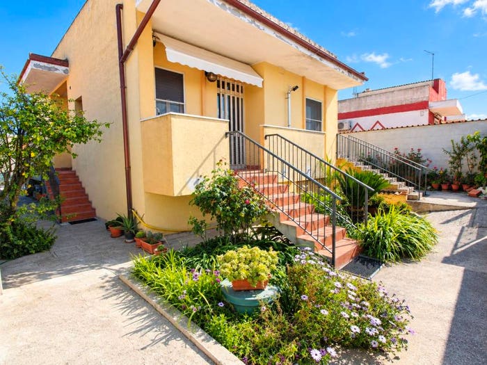 Casa quadrilocale in vendita in Via Mario De Candia, Monserrato