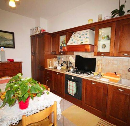 Appartamento con 5 locali in vendita in Via Giosuè Carducci, Centro, Fermignano