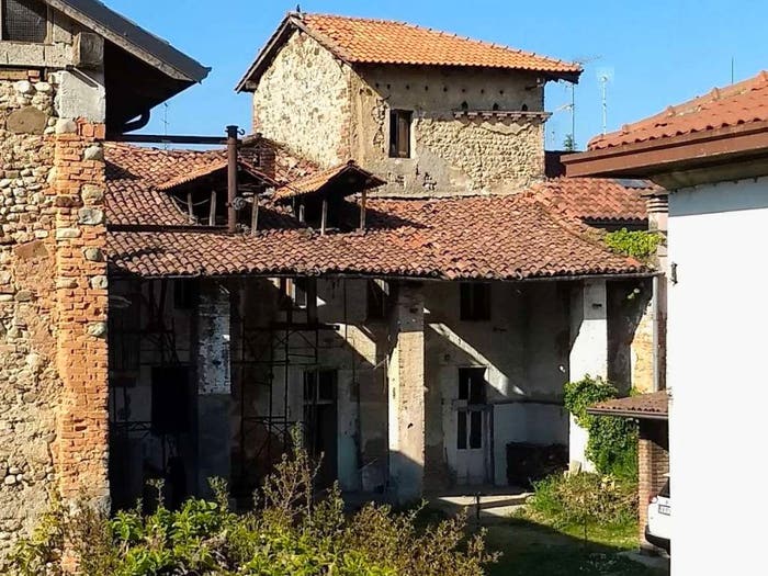 Casa quadrilocale in vendita in via Quattro Novembre, Centro, Osnago
