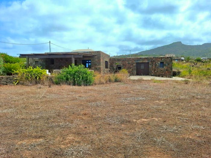 Casa trilocale in vendita in Via Dakalè, Pantelleria