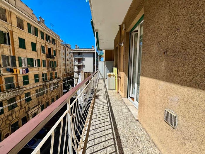 Appartamento quadrilocale in vendita in Via Fereggiano, Marassi, Genova