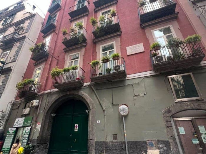 Appartamento trilocale in vendita in Via Francesco Saverio Correra, Monte Santo, Napoli