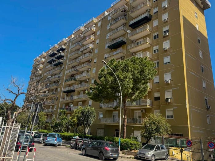 Appartamento con 5 locali in vendita in Via Azolino Hazon, Brancaccio, Palermo