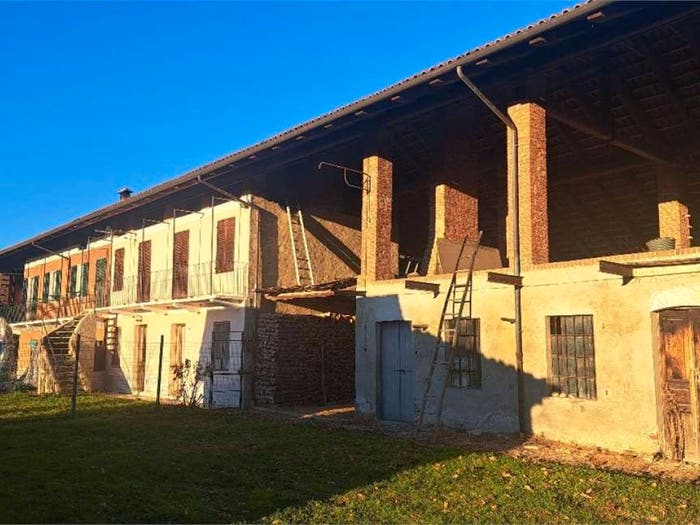 Casa con 6 locali in vendita in località Vastalla, Vastalla, Ciriè