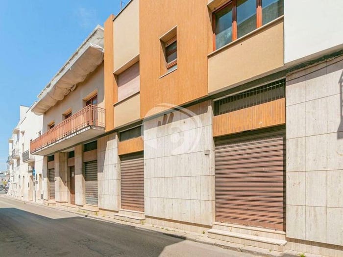 Casa con 6 locali in vendita in Via Roma, Centro, Galatone