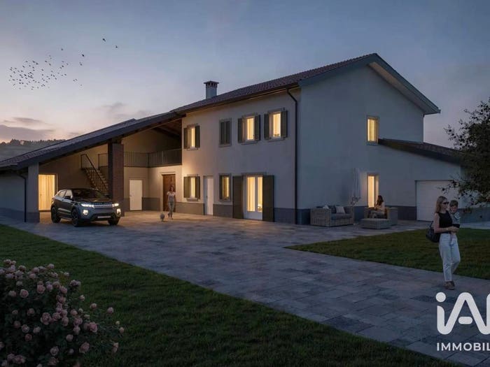 Casa con 6 locali in vendita in Viale Ponte Gua' , Montecchio Maggiore