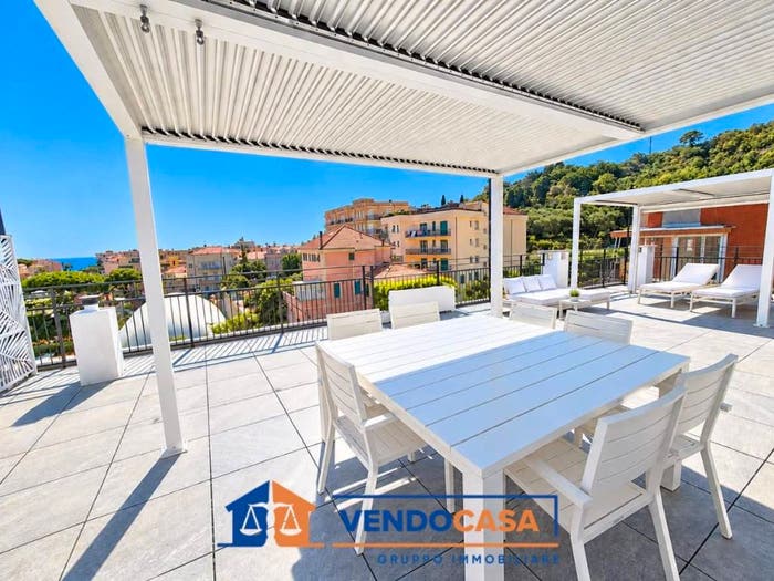 Casa quadrilocale in vendita in Vico Melogno, Centro, Finale Ligure