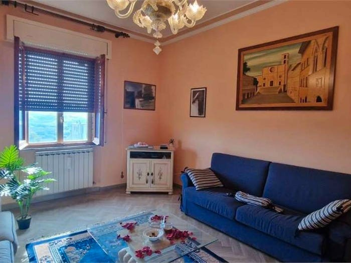 Appartamento con 5 locali in vendita in Loc cappuccini, Centro, Todi