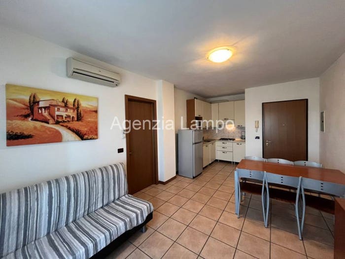Appartamento trilocale in vendita in Viale dei Cigni, Caorle