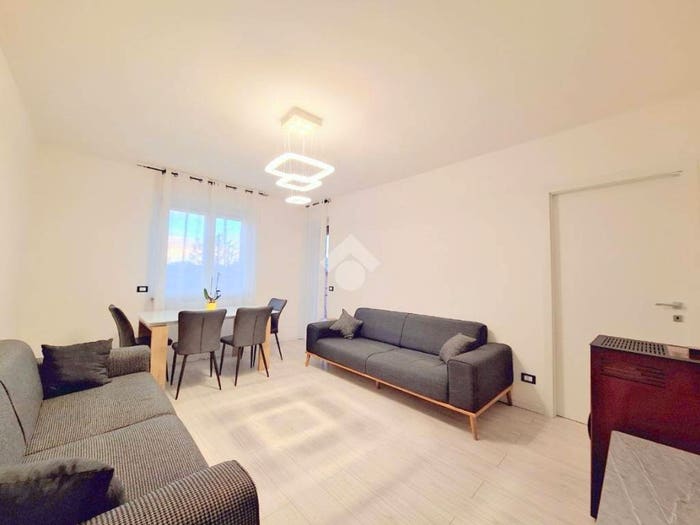 Appartamento quadrilocale in vendita in Via Sacco e Vanzetti, Prestino, Como