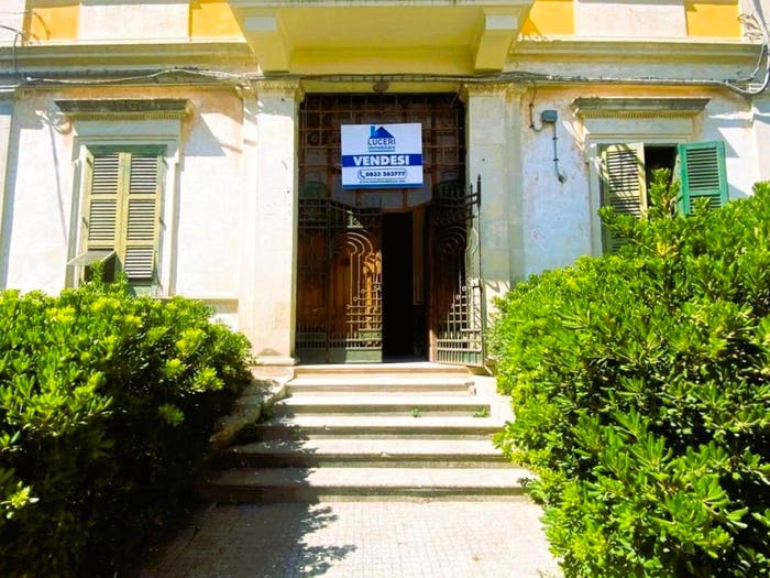 Appartamento con 6 locali in vendita in Via Filippo Turati, Centro, Galatina