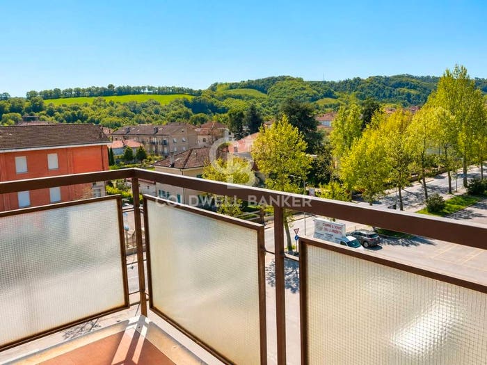 Appartamento quadrilocale in vendita in Viale Martiri della Libertà, Centro, Pergola