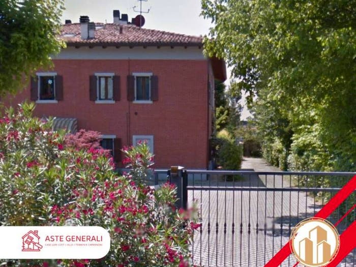 Appartamento trilocale in vendita in Via Sant'Agnese, Aeroporto, Bologna