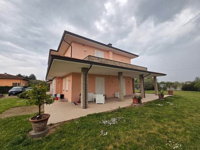 Casa con 6 locali in vendita in Via della Madonna, Centro, Capannori