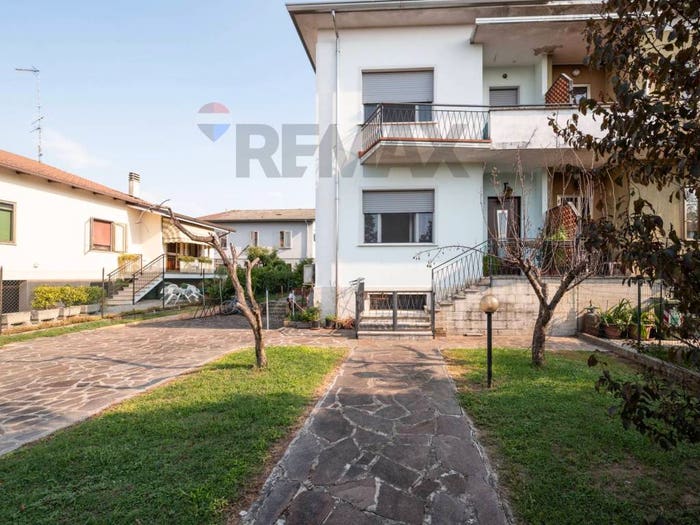 Casa con 6 locali in vendita in Eremo, Curtatone