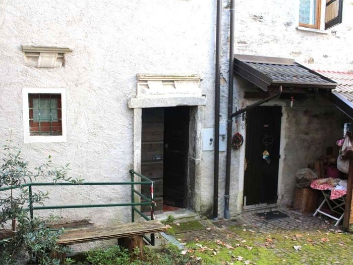 Casa bilocale in vendita in Via Ciresa, Tremenico, Valvarrone