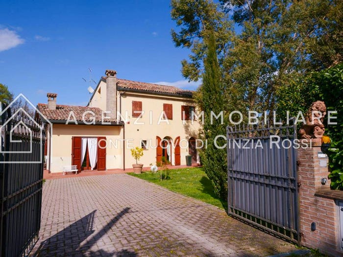 Casa con 6 locali in vendita in Castiglione, Ravenna