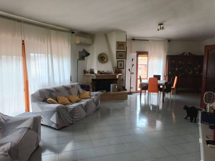 Appartamento con 5 locali in vendita in Via del Podere Cesare Battisti, Torresina, Roma