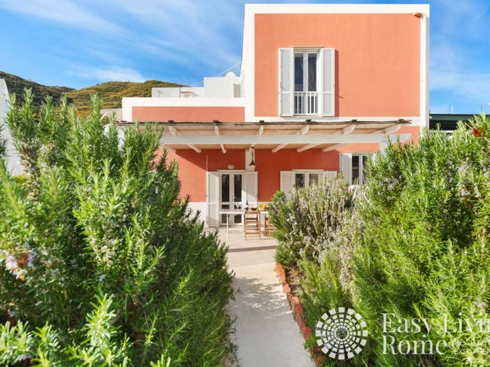 Casa con 6 locali in vendita in Via Chiaia di Luna, Centro, Ponza