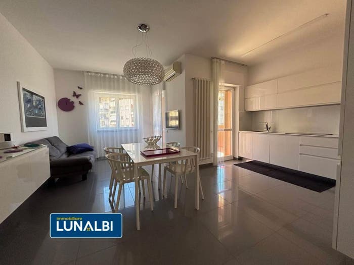 Appartamento con 5 locali in vendita in Via Ugo La Malfa, Centro, Matera